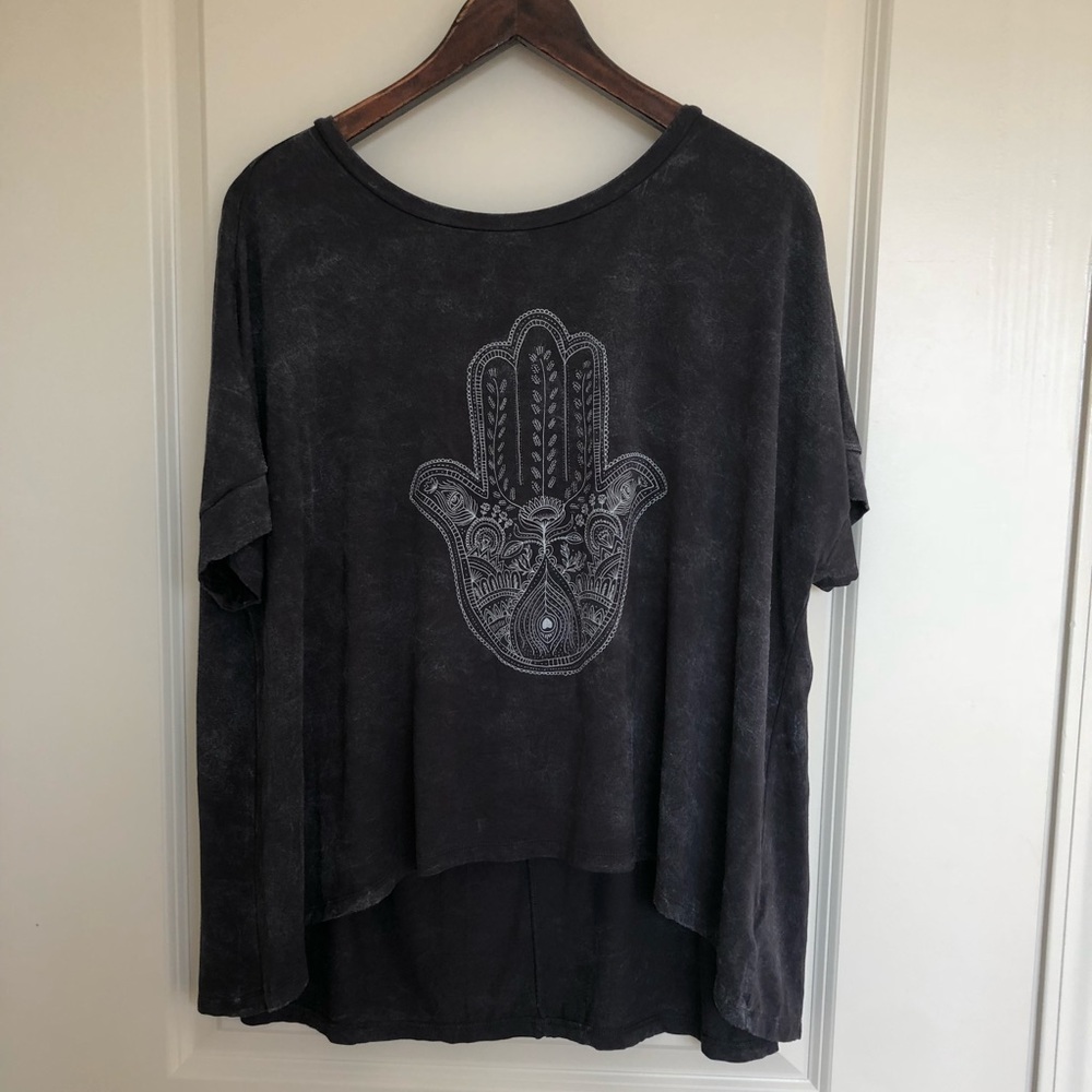 American Eagle tee size medium!